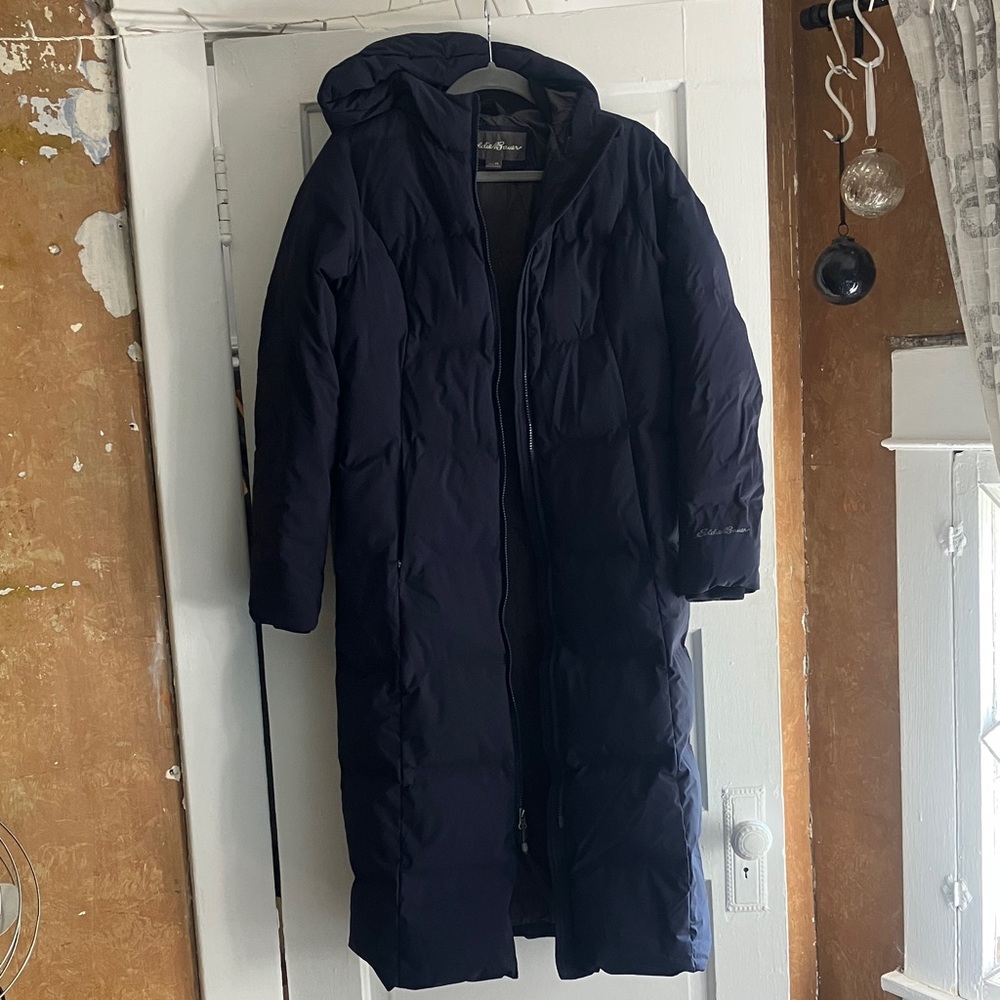 Eddie Bauer women’s dark blue Puffer Jacket
- glacier peak seamless down coat